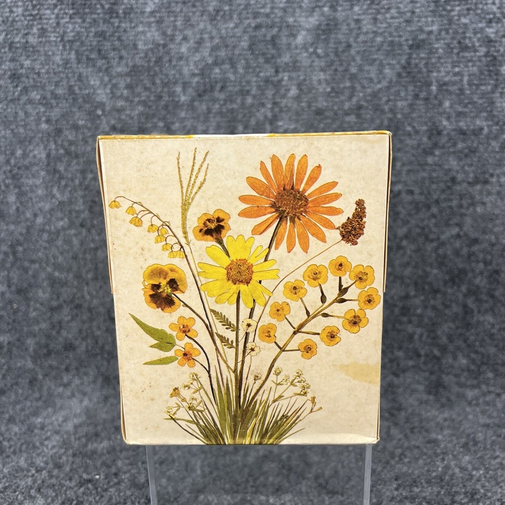VTG 1976 -1982 Kleenex Boutique Prints Tissues Yellow Gold Floral Box 125 2-Ply - Picture 3 of 10